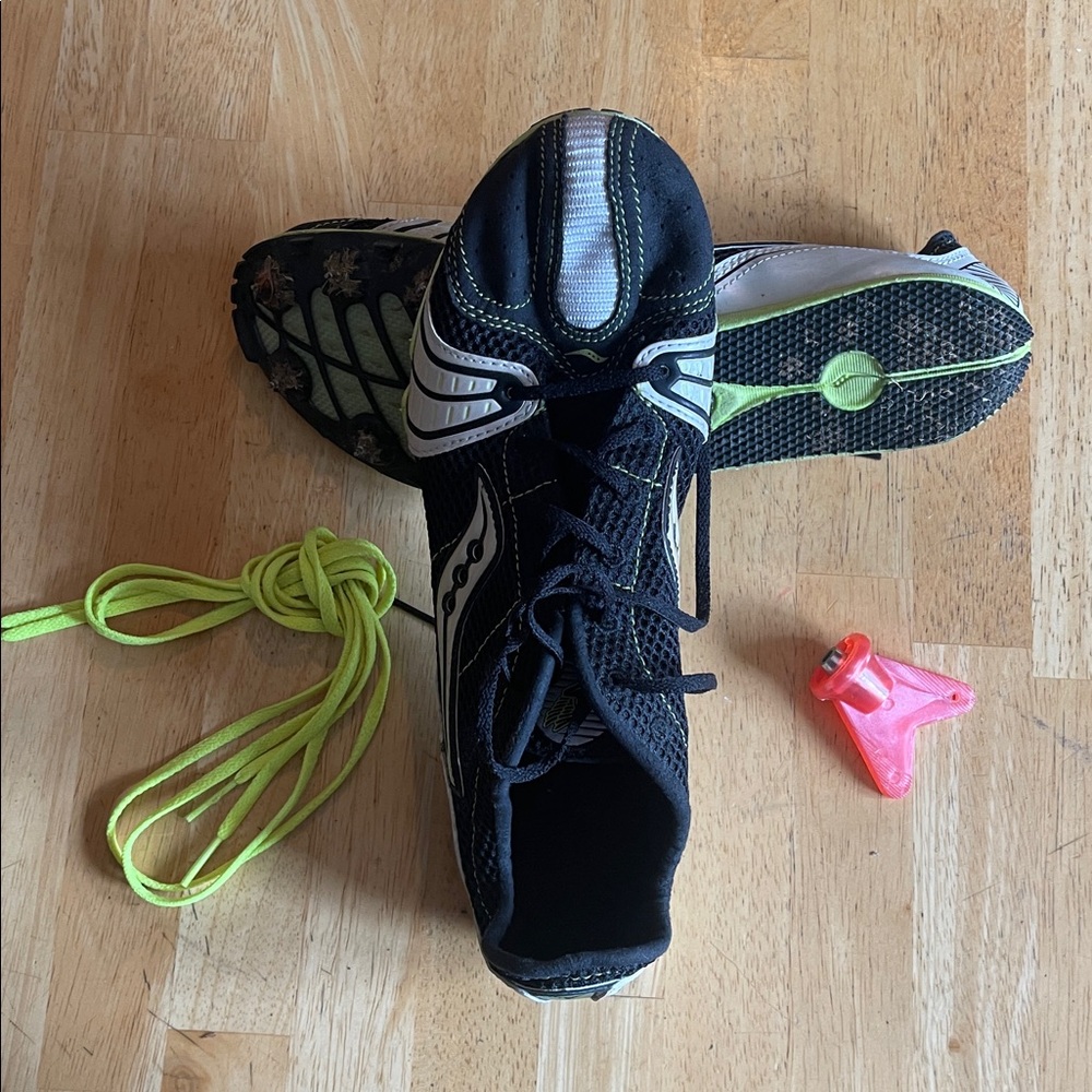 Endorphin MD Women’s Black & White Athletic Shoes Size 11 - Bonus Laces and Tool